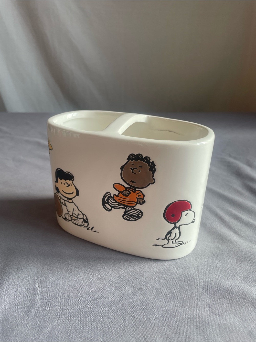 Peanuts Snoopy Ceramic Toothbrush Holder in White with Character Art NWT